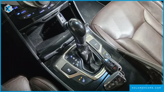 HYUNDAI GRANDEUR HG240 LUXURY
