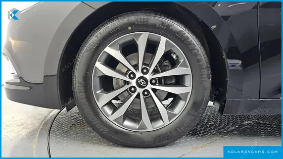 HYUNDAI GRANDEUR HG240 LUXURY