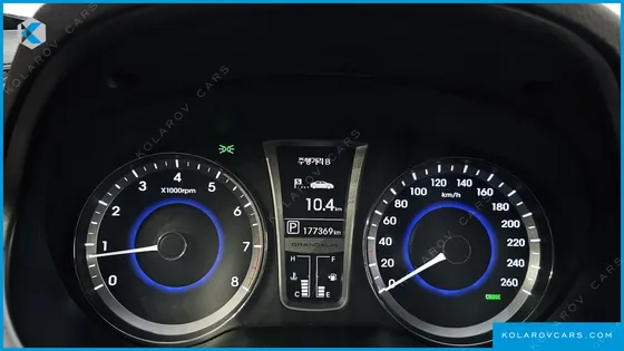 HYUNDAI GRANDEUR HG240 LUXURY