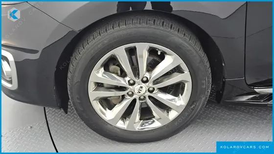 KIA CARNIVAL 9-SEATER PRESTIGE