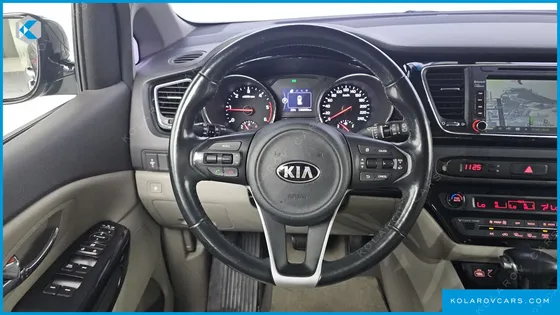 KIA CARNIVAL 9-SEATER PRESTIGE