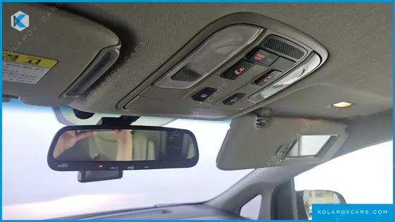 KIA CARNIVAL 9-SEATER PRESTIGE