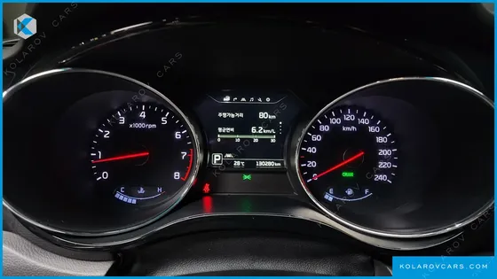 KIA CARNIVAL GASOLINE 9-SEATER NOBLESSE
