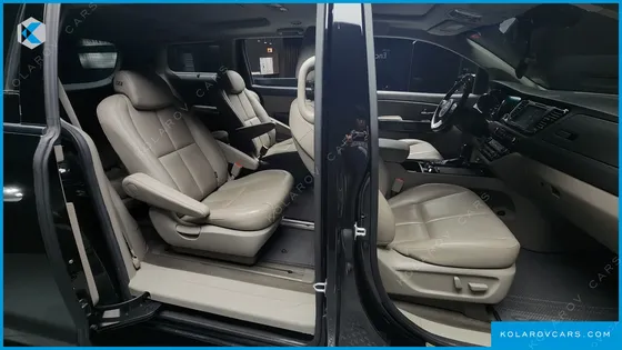 KIA CARNIVAL GASOLINE 9-SEATER NOBLESSE