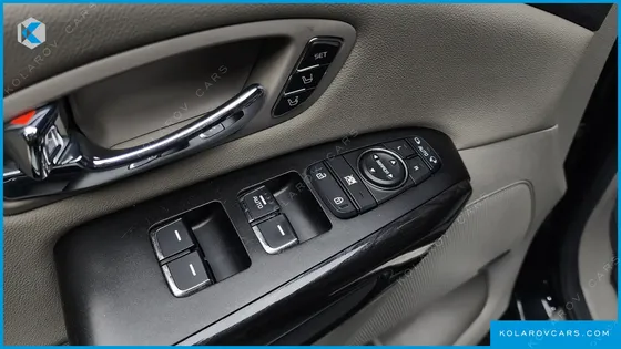 KIA CARNIVAL GASOLINE 9-SEATER NOBLESSE