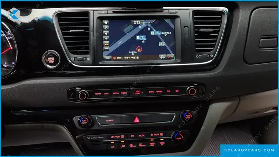 KIA CARNIVAL GASOLINE 9-SEATER NOBLESSE