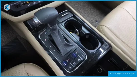 KIA CARNIVAL GASOLINE 9-SEATER NOBLESSE