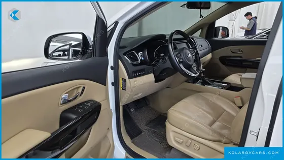 KIA CARNIVAL GASOLINE 9-SEATER NOBLESSE