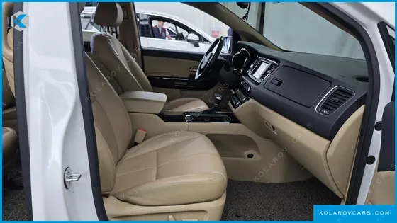 KIA CARNIVAL GASOLINE 9-SEATER NOBLESSE