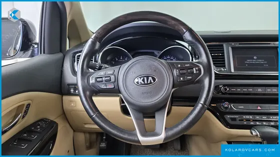 KIA CARNIVAL GASOLINE 9-SEATER NOBLESSE