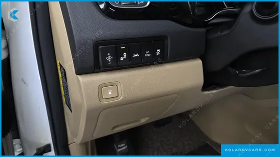 KIA CARNIVAL GASOLINE 9-SEATER NOBLESSE