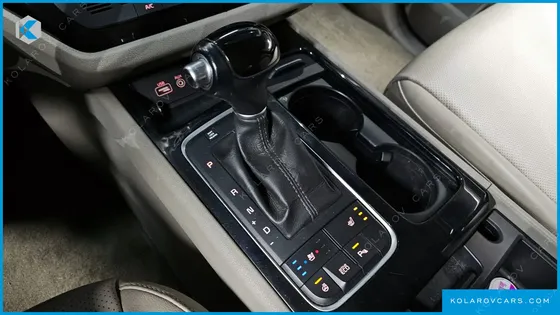 KIA CARNIVAL 9-SEATER PRESTIGE