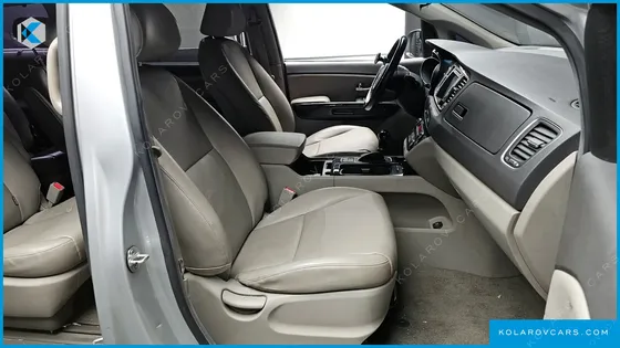 KIA CARNIVAL 9-SEATER PRESTIGE