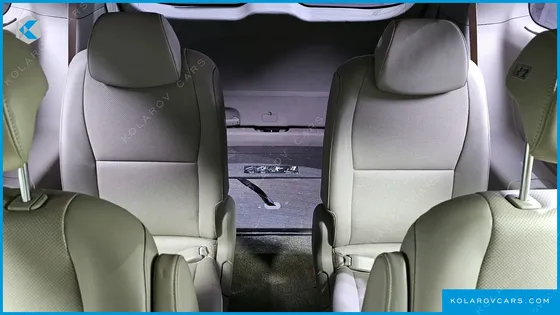 KIA CARNIVAL 9-SEATER PRESTIGE