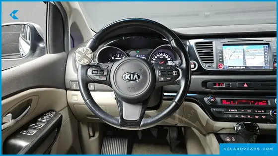 KIA CARNIVAL 9-SEATER PRESTIGE