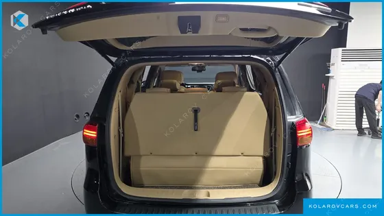 KIA CARNIVAL GASOLINE 9-SEATER HI-LIMOUSINE