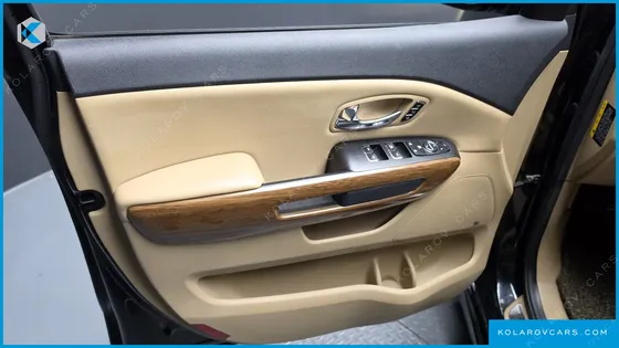 KIA CARNIVAL GASOLINE 9-SEATER HI-LIMOUSINE
