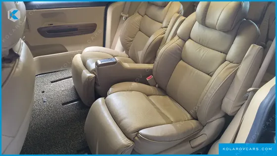 KIA CARNIVAL GASOLINE 9-SEATER HI-LIMOUSINE