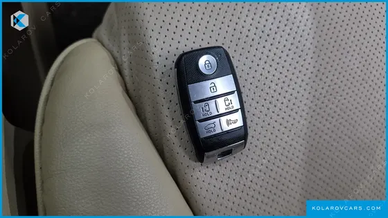 KIA CARNIVAL GASOLINE 9-SEATER HI-LIMOUSINE