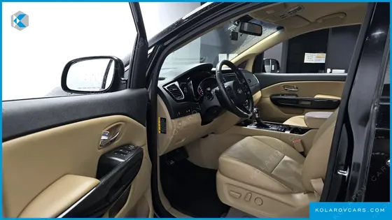 KIA CARNIVAL 9-SEATER PRESTIGE