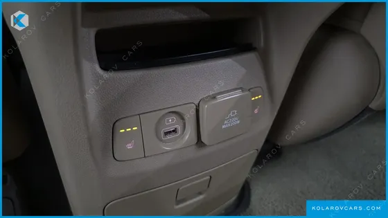 KIA CARNIVAL 9-SEATER PRESTIGE
