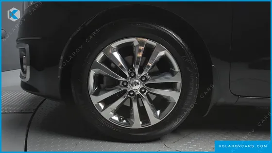 KIA CARNIVAL 9-SEATER NOBLESSE