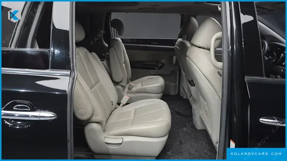 KIA CARNIVAL 9-SEATER NOBLESSE