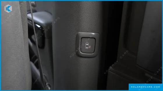 KIA CARNIVAL 9-SEATER NOBLESSE