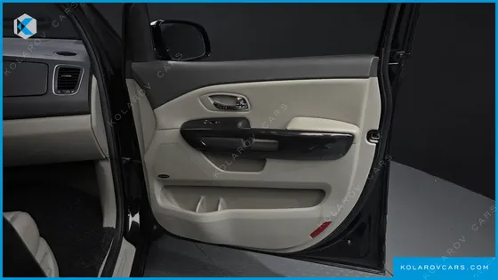 KIA CARNIVAL 9-SEATER NOBLESSE