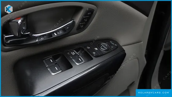 KIA CARNIVAL 9-SEATER NOBLESSE
