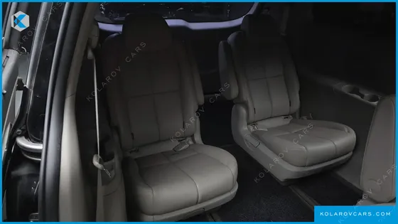 KIA CARNIVAL 9-SEATER NOBLESSE