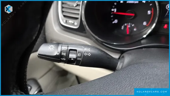 KIA CARNIVAL 9-SEATER NOBLESSE
