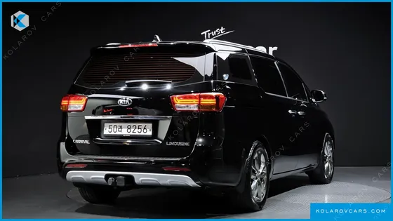 KIA CARNIVAL 7-SEATER LIMOUSINE