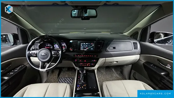 KIA CARNIVAL 7-SEATER LIMOUSINE