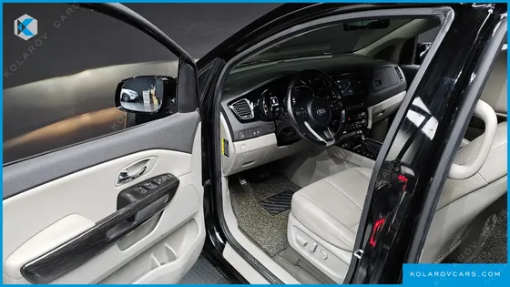 KIA CARNIVAL 7-SEATER LIMOUSINE