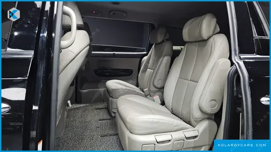 KIA CARNIVAL 7-SEATER LIMOUSINE