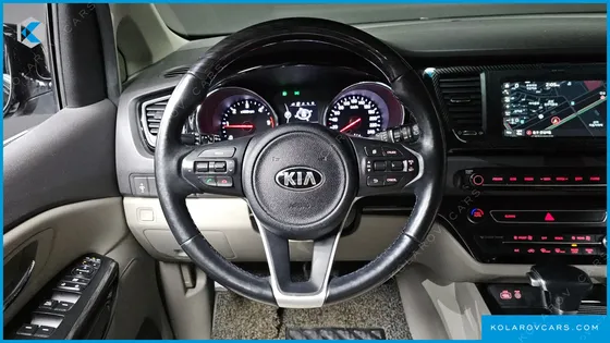KIA CARNIVAL 7-SEATER LIMOUSINE