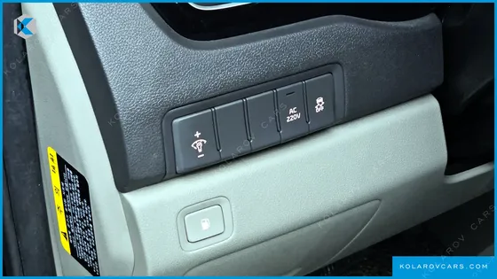 KIA CARNIVAL 7-SEATER LIMOUSINE