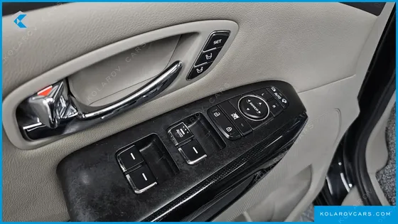 KIA CARNIVAL 9-SEATER NOBLESSE