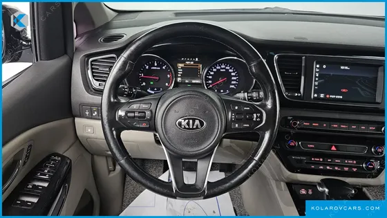 KIA CARNIVAL 9-SEATER NOBLESSE