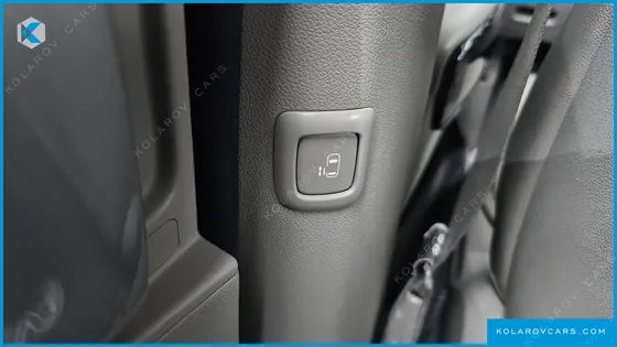 KIA CARNIVAL 9-SEATER NOBLESSE