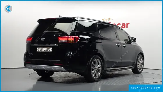 KIA CARNIVAL 9-SEATER PRESTIGE