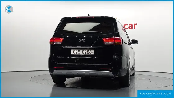 KIA CARNIVAL 9-SEATER PRESTIGE