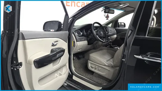 KIA CARNIVAL 9-SEATER PRESTIGE