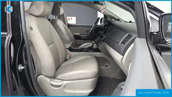 KIA CARNIVAL 9-SEATER PRESTIGE