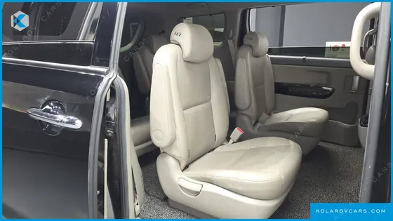 KIA CARNIVAL 9-SEATER PRESTIGE