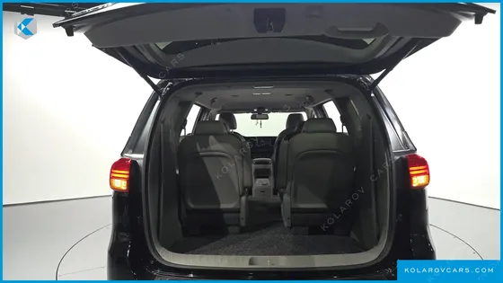 KIA CARNIVAL 9-SEATER PRESTIGE