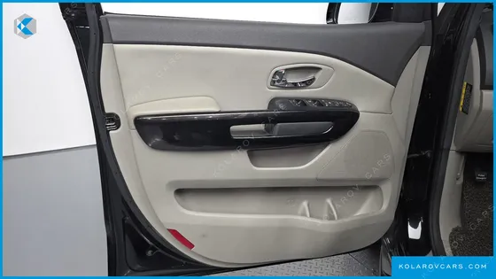 KIA CARNIVAL 9-SEATER PRESTIGE