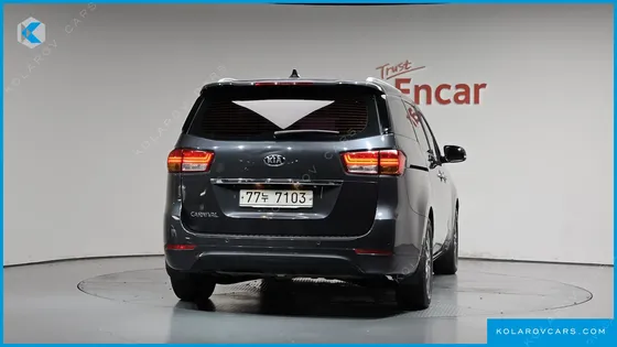 KIA CARNIVAL 11-SEATER NOBLESSE