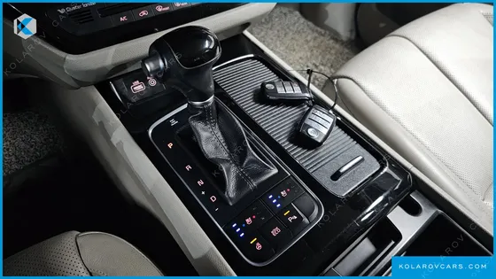 KIA CARNIVAL 11-SEATER NOBLESSE